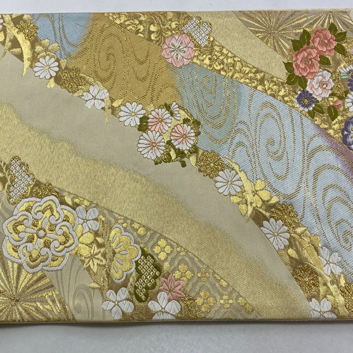 【美品】 袋帶 秀品級 花丸紋 観世水 金金箔 米色 六通 純蠶絲