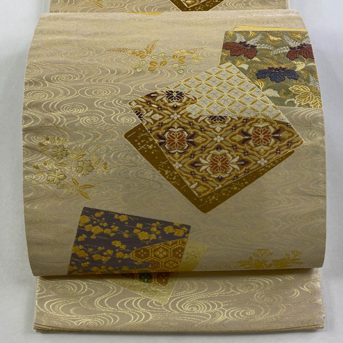 【美品】 袋帶 秀品級 色紙 有職紋樣 金金箔 金絲 米色 六通 純蠶絲