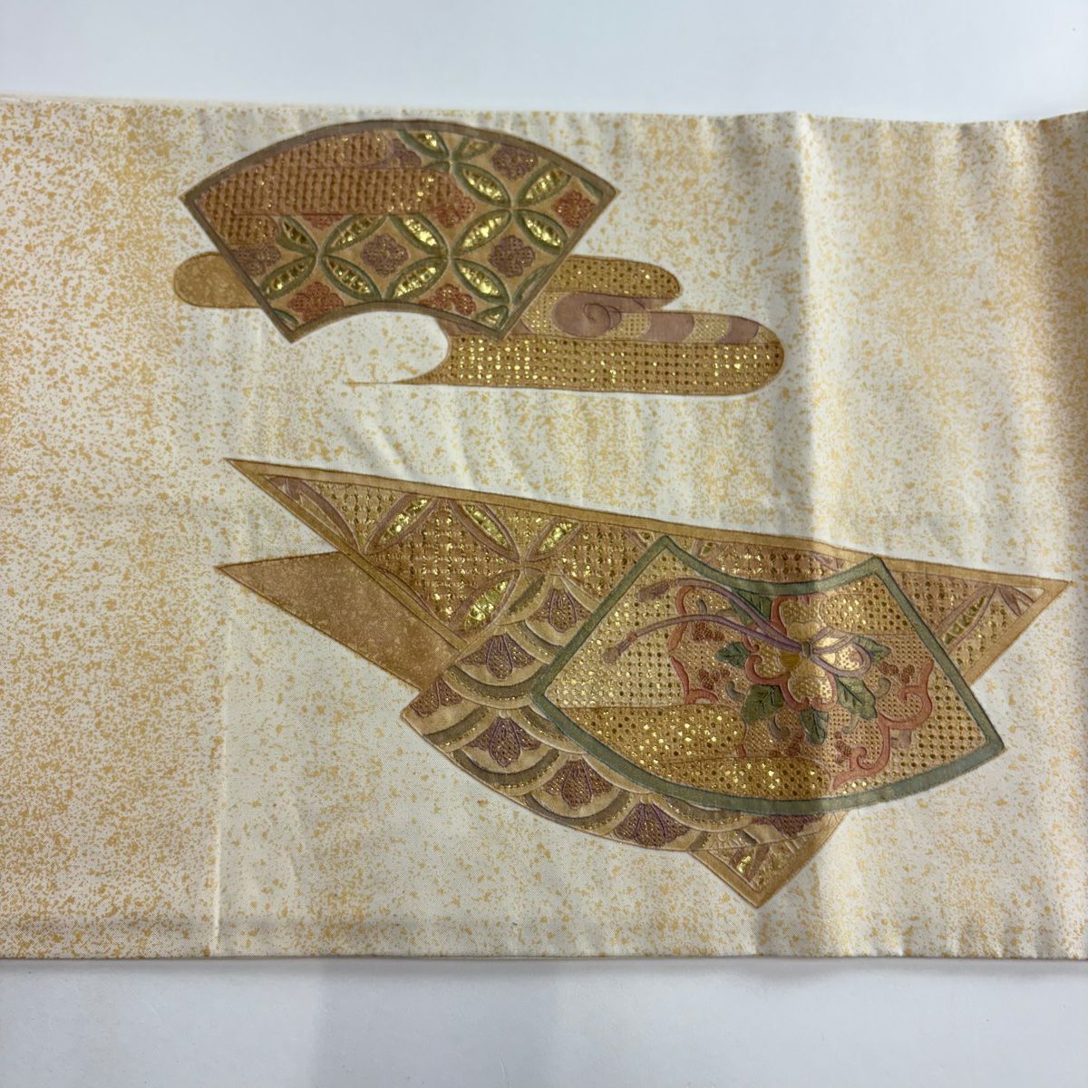【美品】 袋帶 秀品級 扇子面 鳳凰 刺繡 金彩裝飾 奶油色 お太鼓圖案 純蠶絲