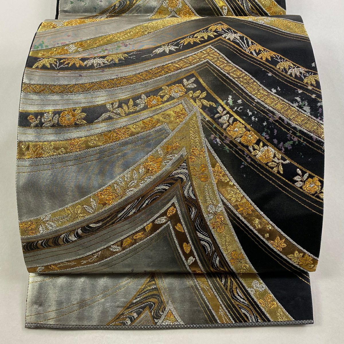 【美品】 袋帶 秀品級 桂帶山取文 松樹竹子梅花 金銀彩 金金箔 黑 六通 純蠶絲
