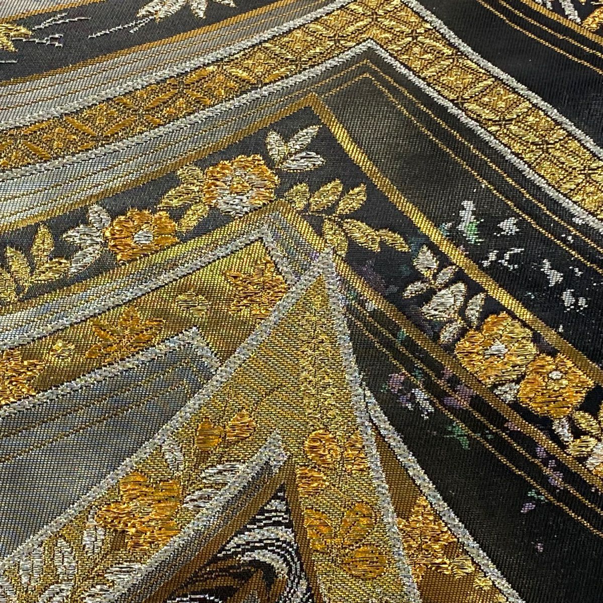 【美品】 袋帶 秀品級 桂帶山取文 松樹竹子梅花 金銀彩 金金箔 黑 六通 純蠶絲