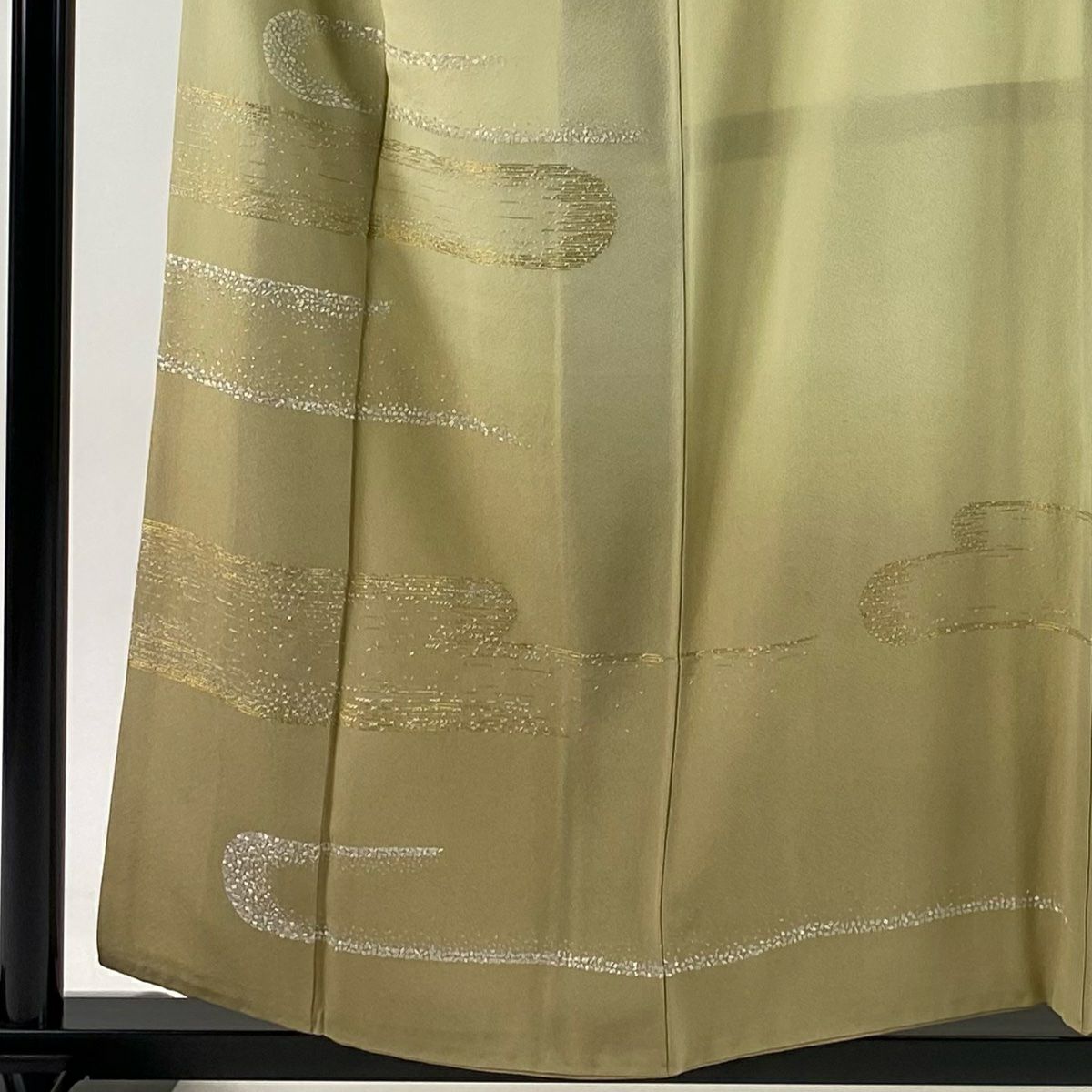 色留袖禮服 身長157.5cm 袖長67cm M 雙層 霞 刺繡 金線 米色 純蠶絲 秀品級 一個紋