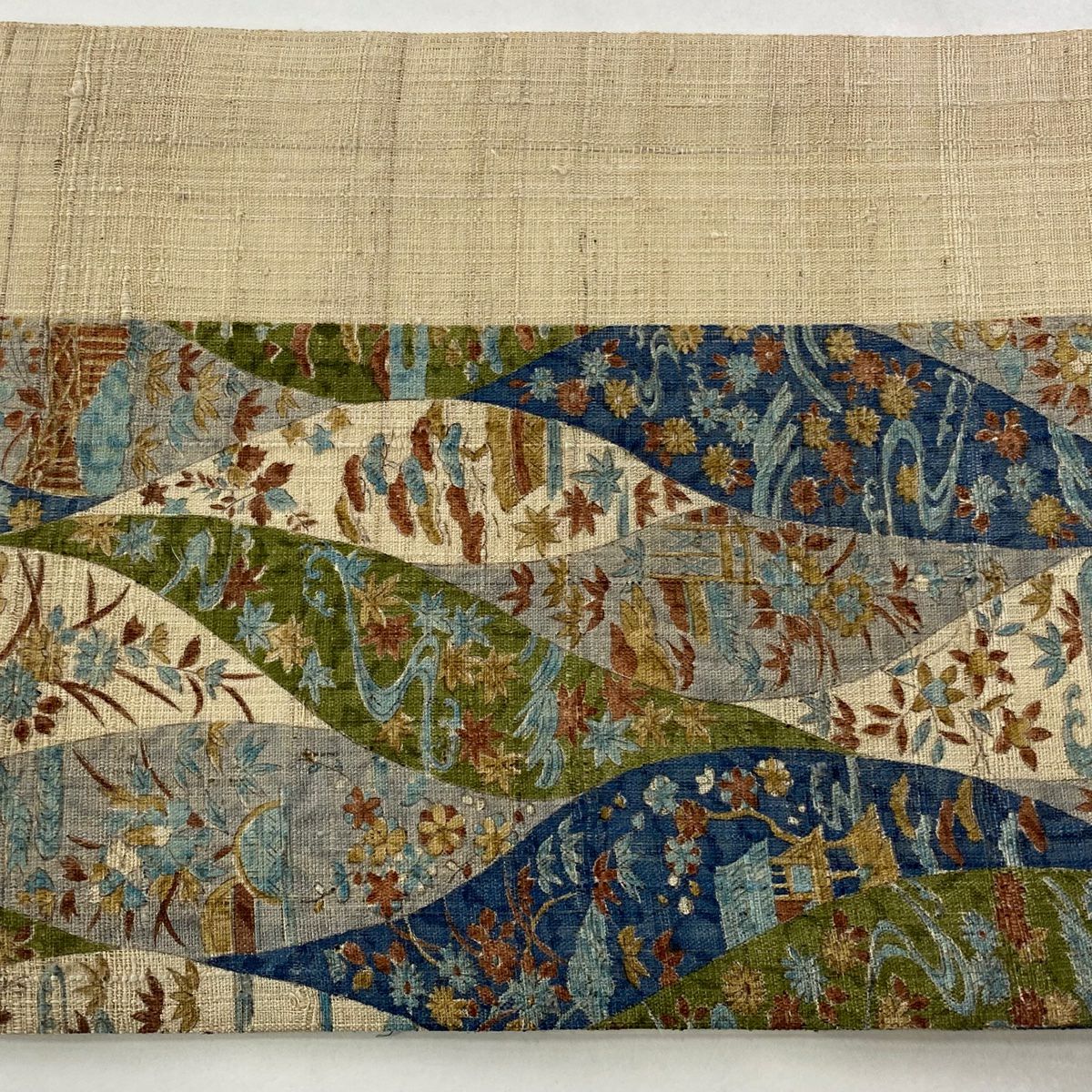 【美品】 開口名古屋帶 逸品級 家屋 草花紋 淺米色 純蠶絲