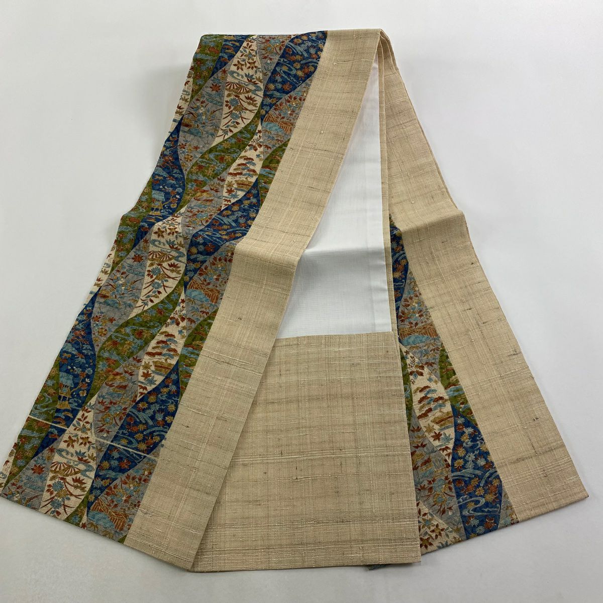 【美品】 開口名古屋帶 逸品級 家屋 草花紋 淺米色 純蠶絲