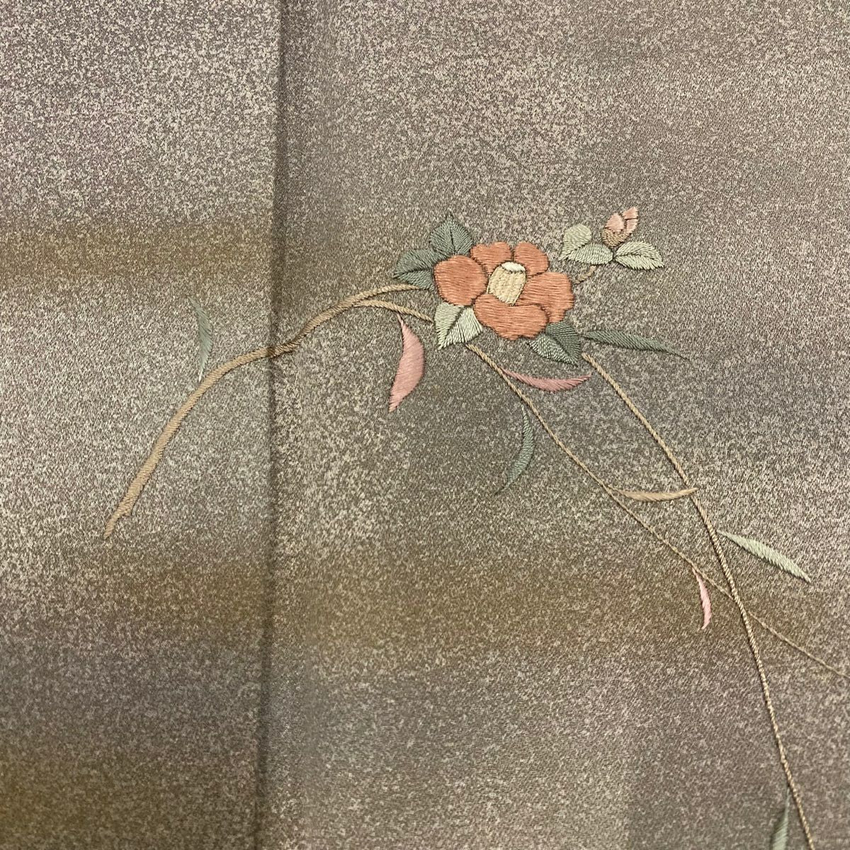付下 身長158.5cm 袖長65cm M 雙層 椿霞刺繡 金線 灰茶 純蠶絲 秀品級 一個紋
