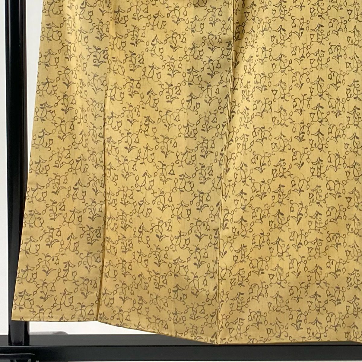 【美品】 小紋 身長156cm 袖長65cm M 雙層 紬織織 鬱金香 唐草紋 黃土 純蠶絲 名品級