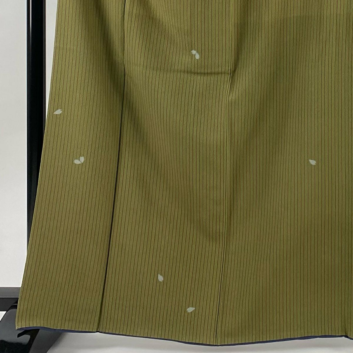 【美品】 小紋 身長164cm 袖長66.5cm M 雙層 辻村ジュサブロー 落款あり 花瓣 縱條 鶯色 純蠶絲 名品級