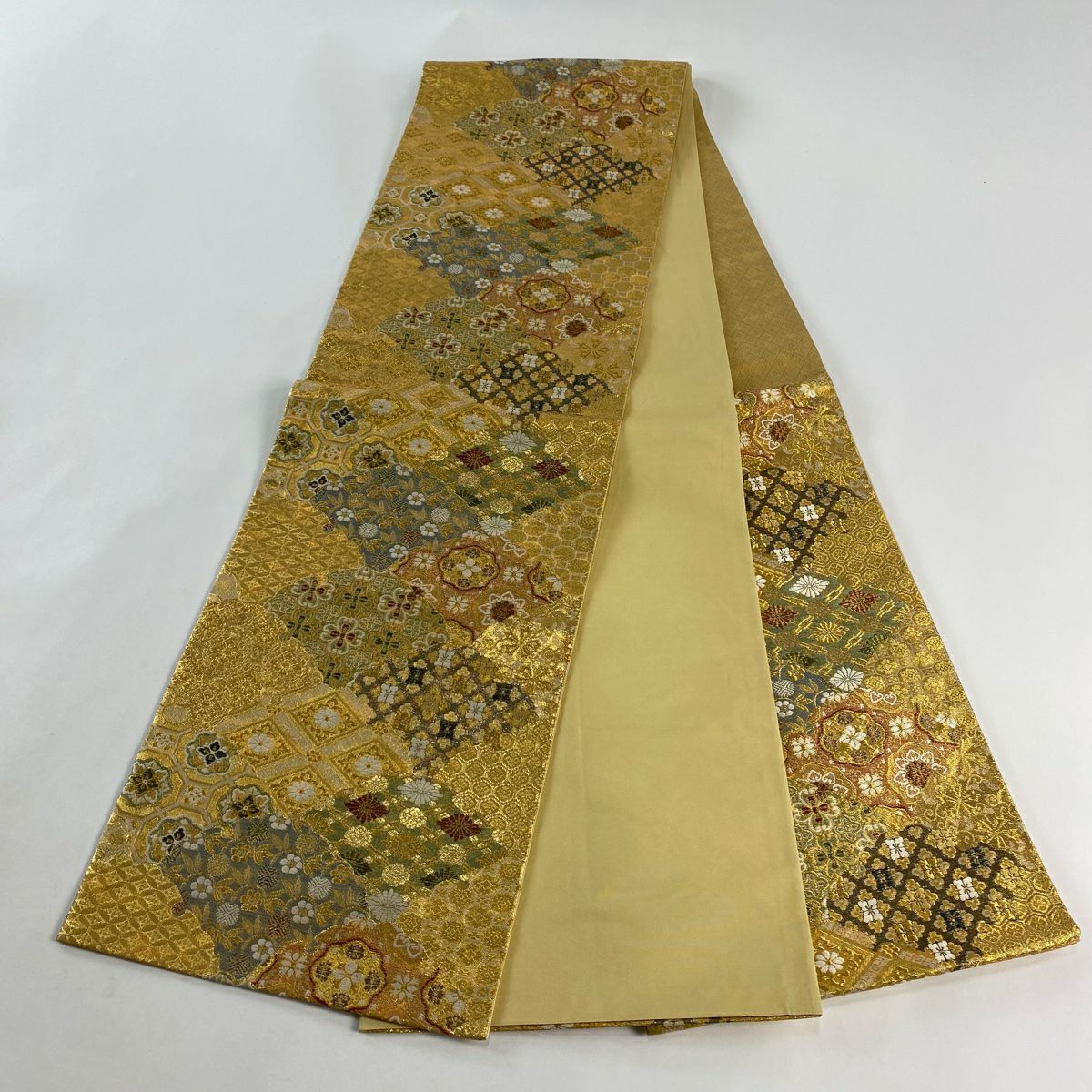 【美品】 袋帶 秀品級 華紋 花菱 金絲 刺繡 金色 六通 純蠶絲