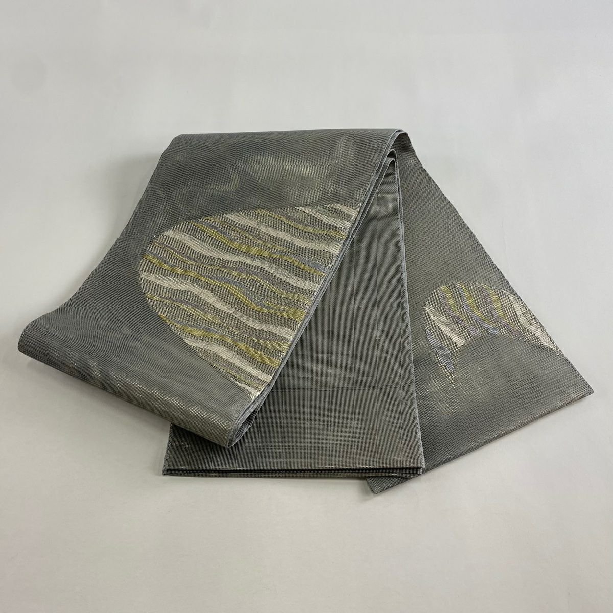 【美品】 袋帶 秀品級 夏帶 よろけ縞 金銀糸 金金箔 銀色 大鼓圖案 純蠶絲