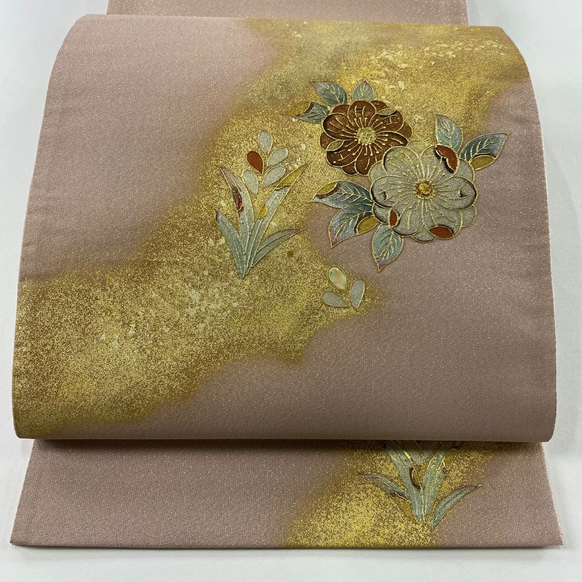 【美品】 袋帶 秀品級 草花紋紋 霞 金銀彩 金絲 粉紅 お太鼓柄 純蠶絲