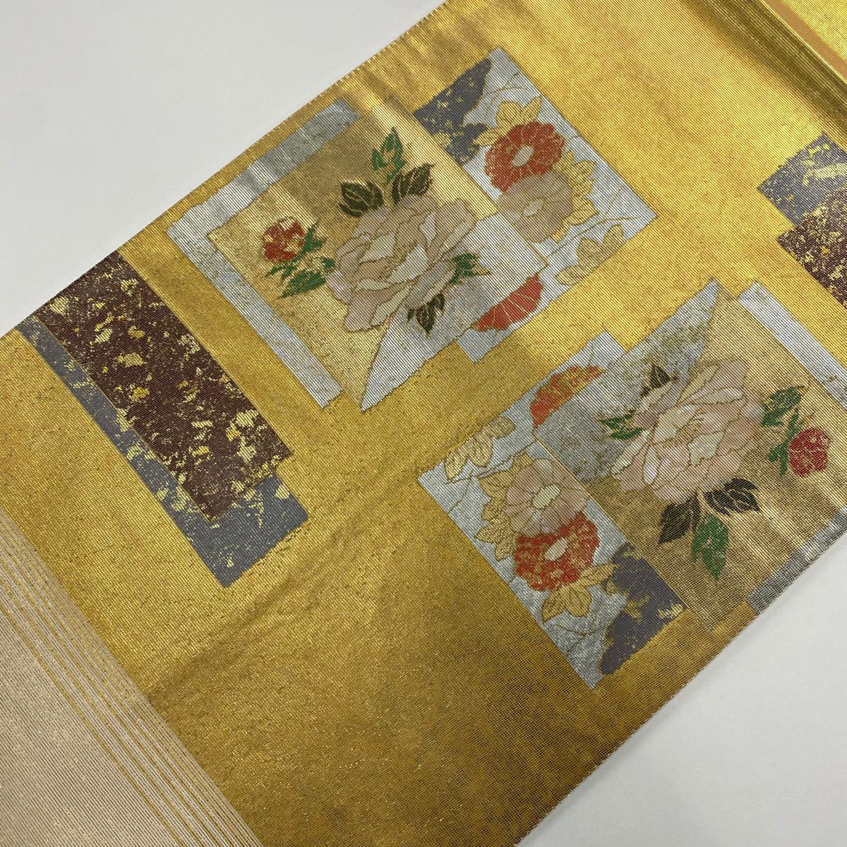 【美品】 袋帶 秀品級 色紙 草花紋 螺鈿金金箔 金銀彩 お太鼓圖案 純蠶絲