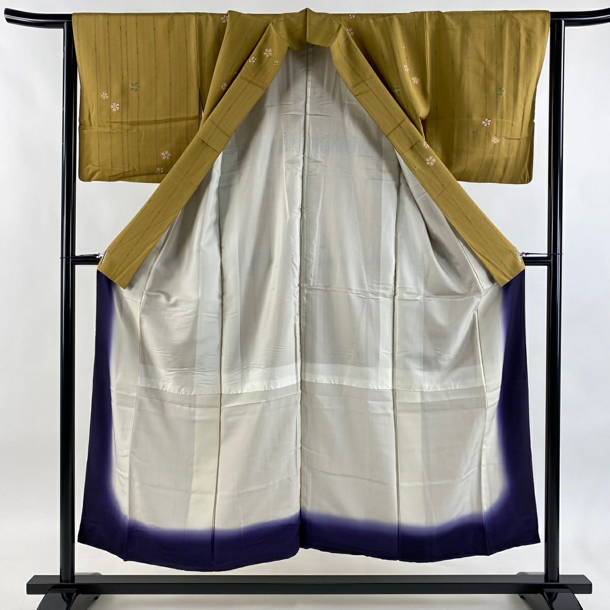 【美品】 小紋 身長151.5cm 袖長64cm M 雙層 梅花 縱條 金彩裝飾 黃土 純蠶絲 秀品級