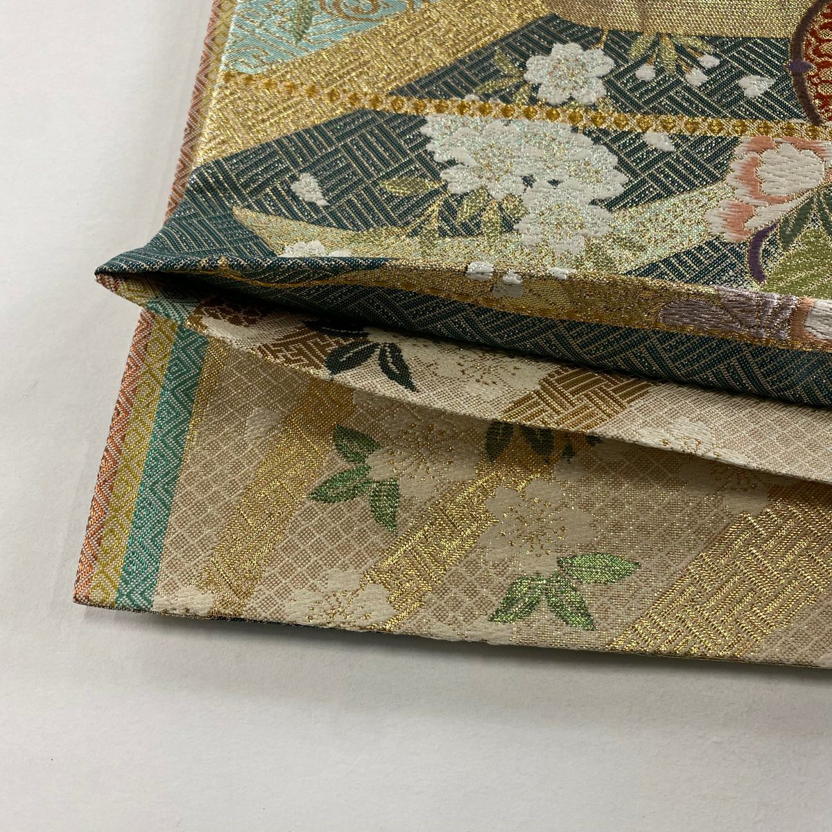 【美品】 袋帶 秀品級 鼓 草花紋 金糸 金金箔 淺綠 六通 純蠶絲