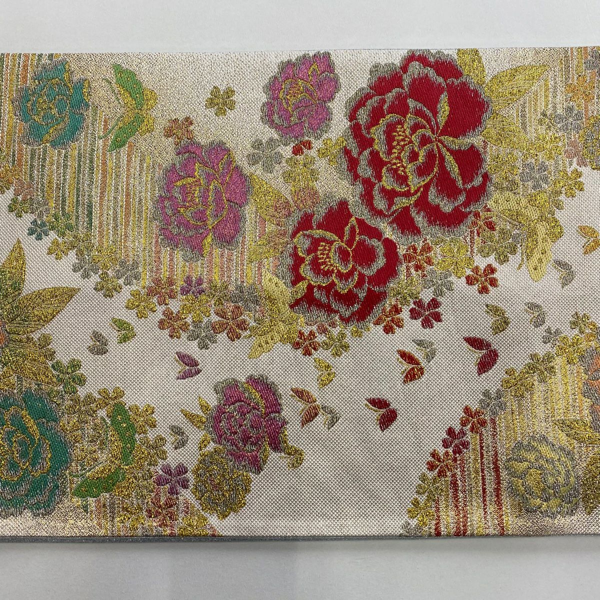 【美品】 袋帶 秀品級 草花紋紋 蝶 金糸 金金箔 奶油色 六通 純蠶絲