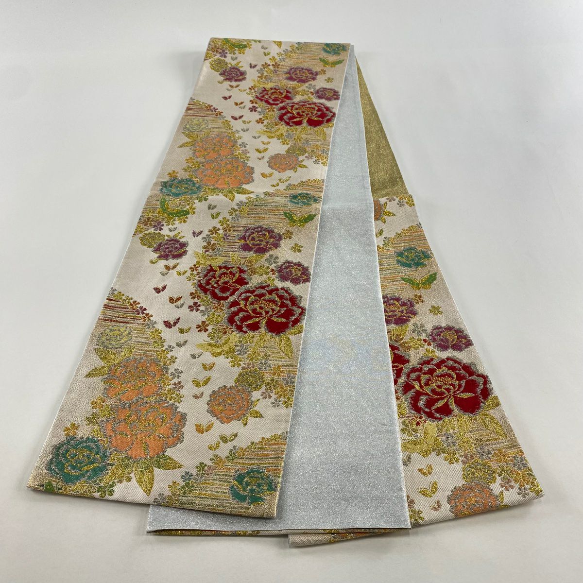 【美品】 袋帶 秀品級 草花紋紋 蝶 金糸 金金箔 奶油色 六通 純蠶絲