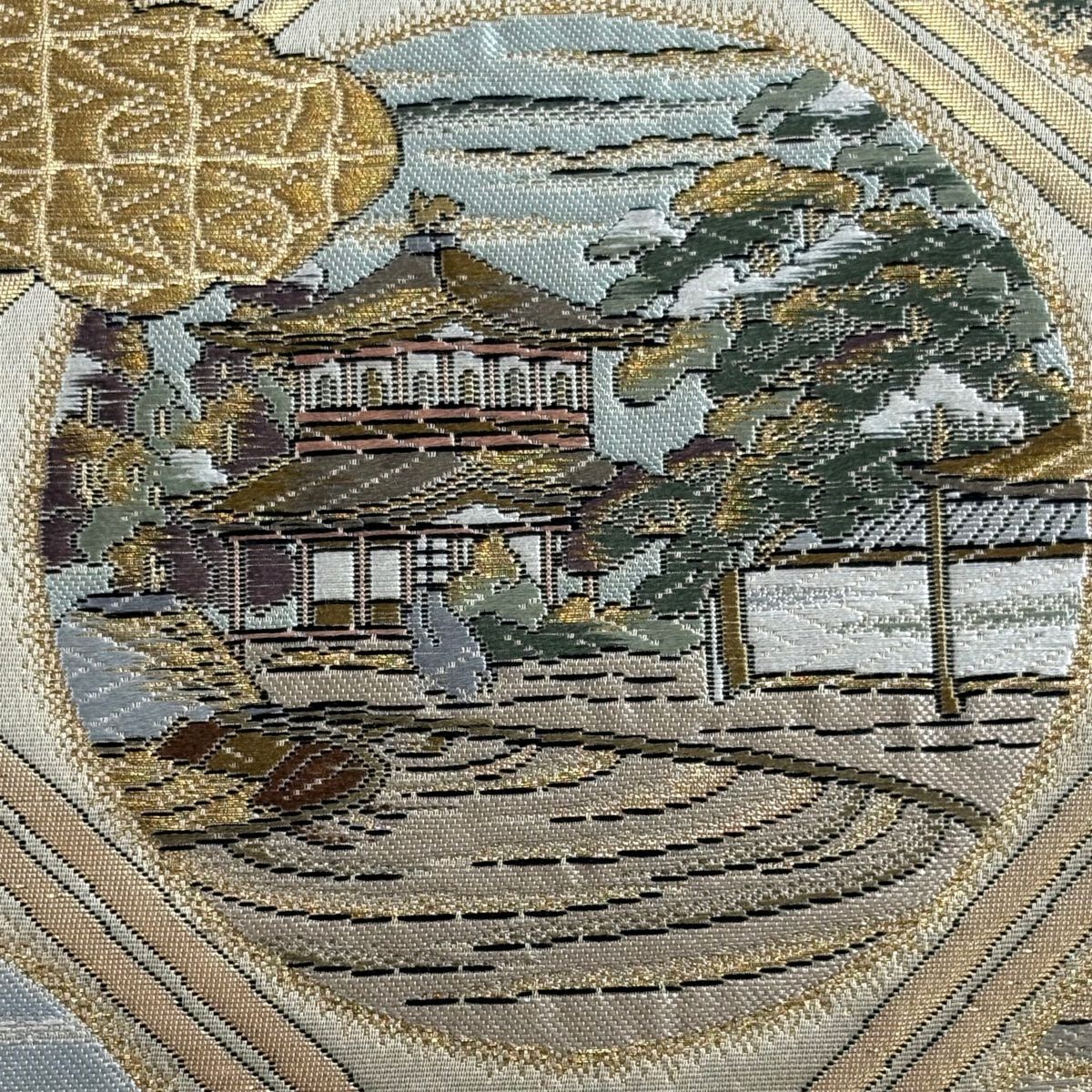 【美品】 袋帶 秀品級 建築 雲紋 金絲 金金箔 淺茶 細帶圖案 純蠶絲