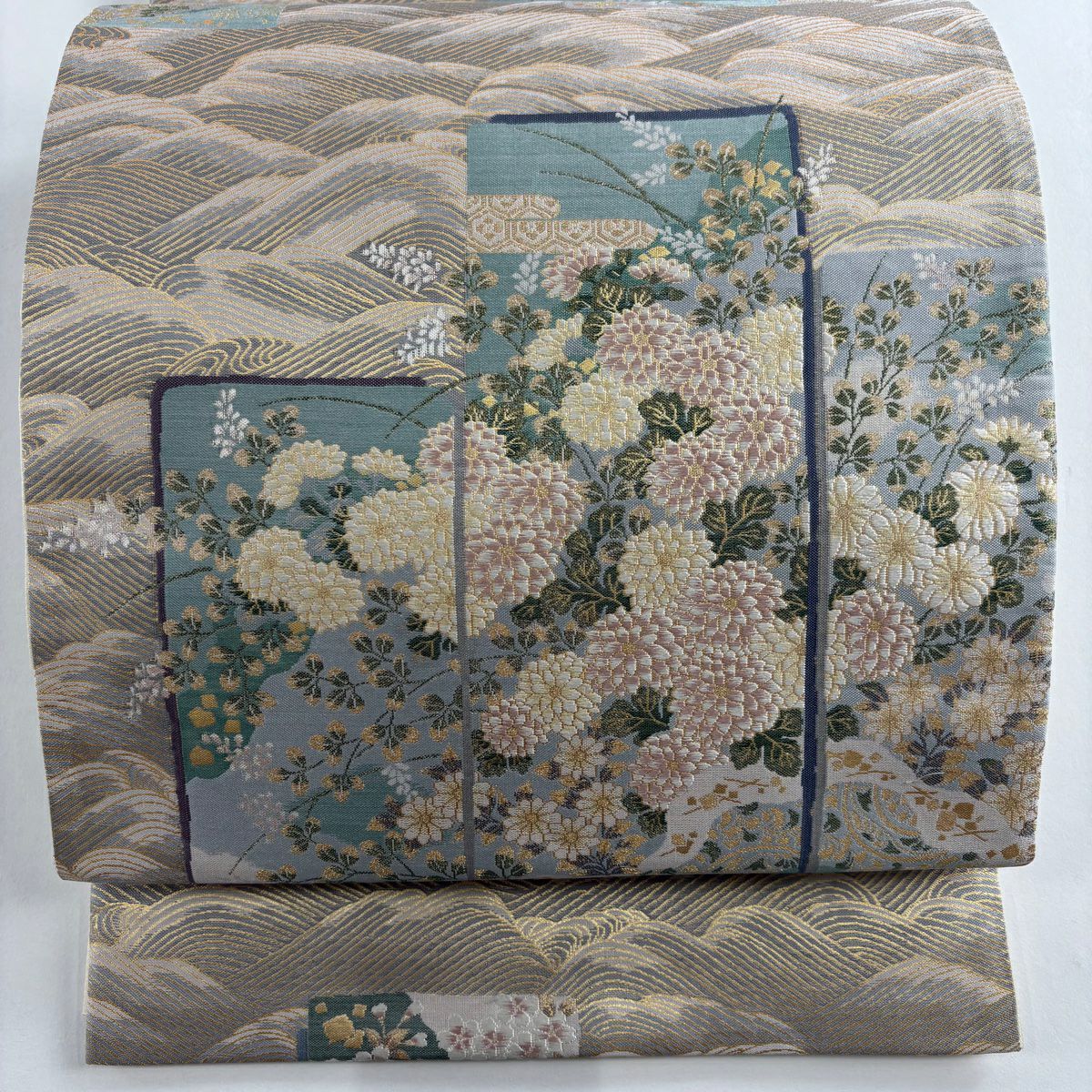 【美品】 袋帶 秀品級 菊花 波 金糸 金金箔 灰茶 六通 純蠶絲