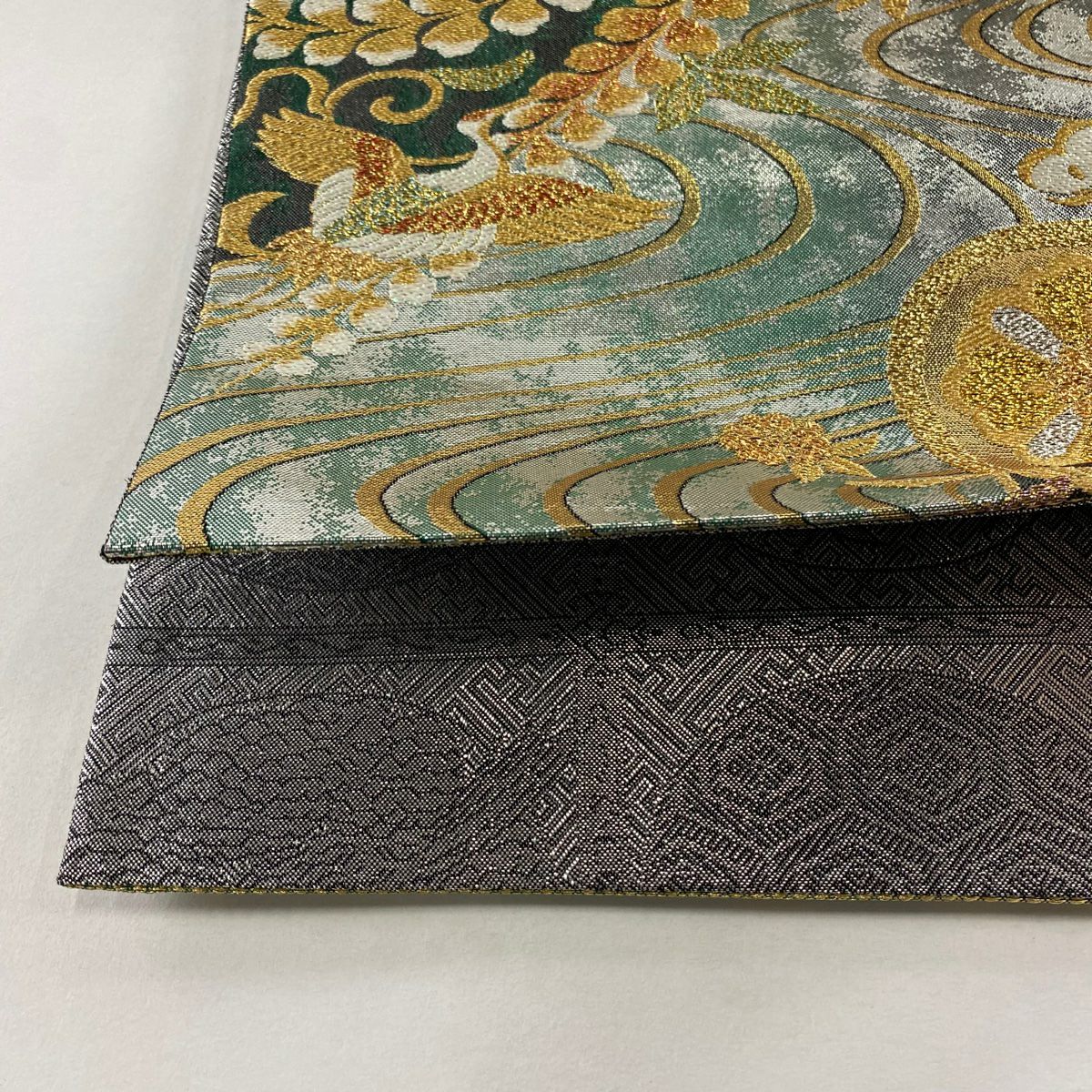 【美品】 袋帶 秀品級 草花紋 流水 金金箔 金絲 墨 六通 純蠶絲