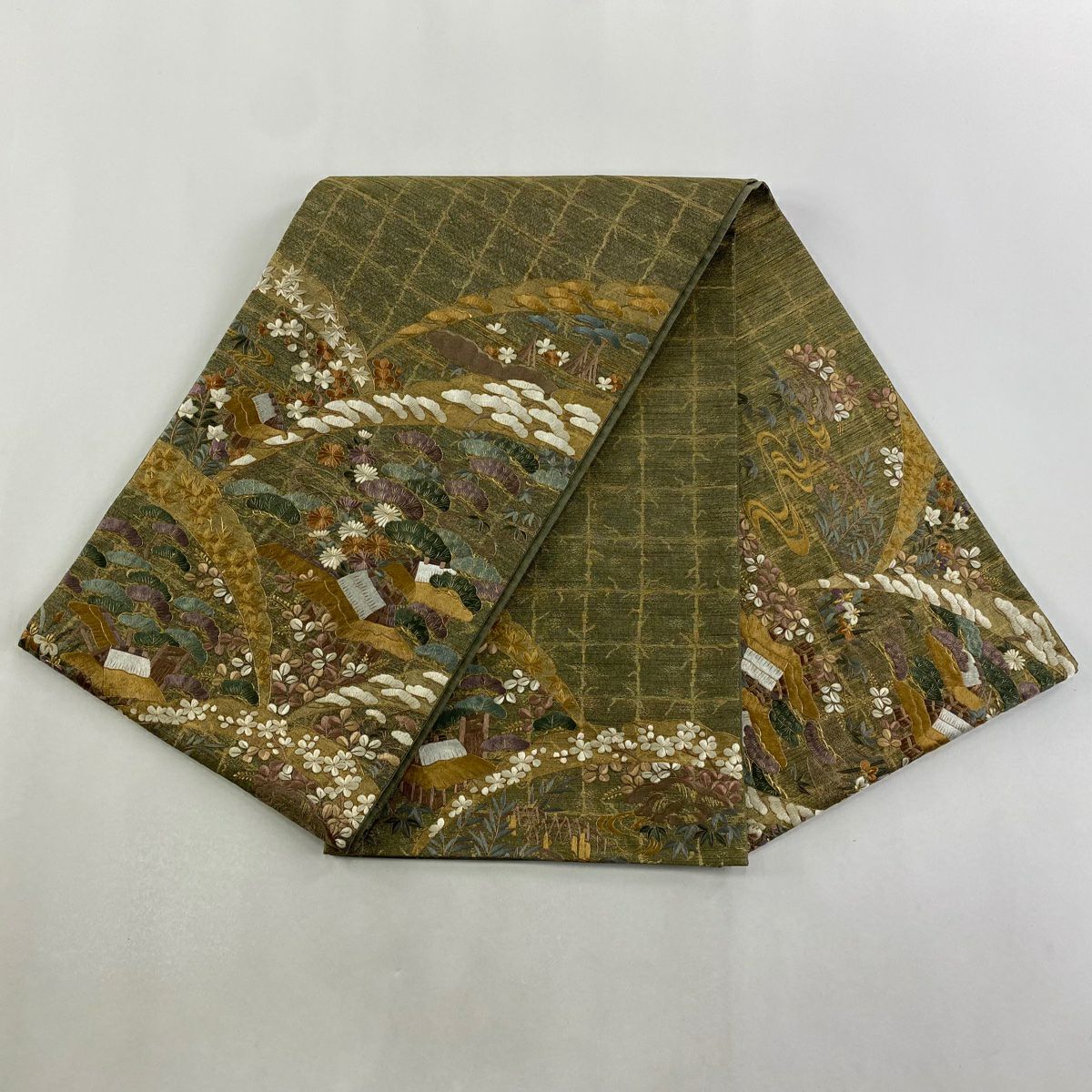 【美品】 袋帶 逸品級 建築 松樹竹子梅花 刺繡 金絲 金色 大鼓圖案 純蠶絲