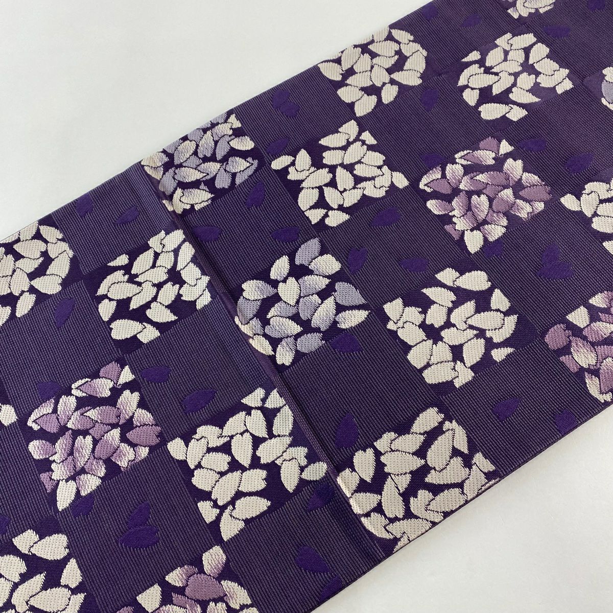 【美品】 袋帶 名品級 變化市松樹 櫻花花瓣 刺繡 紫 六通 純蠶絲