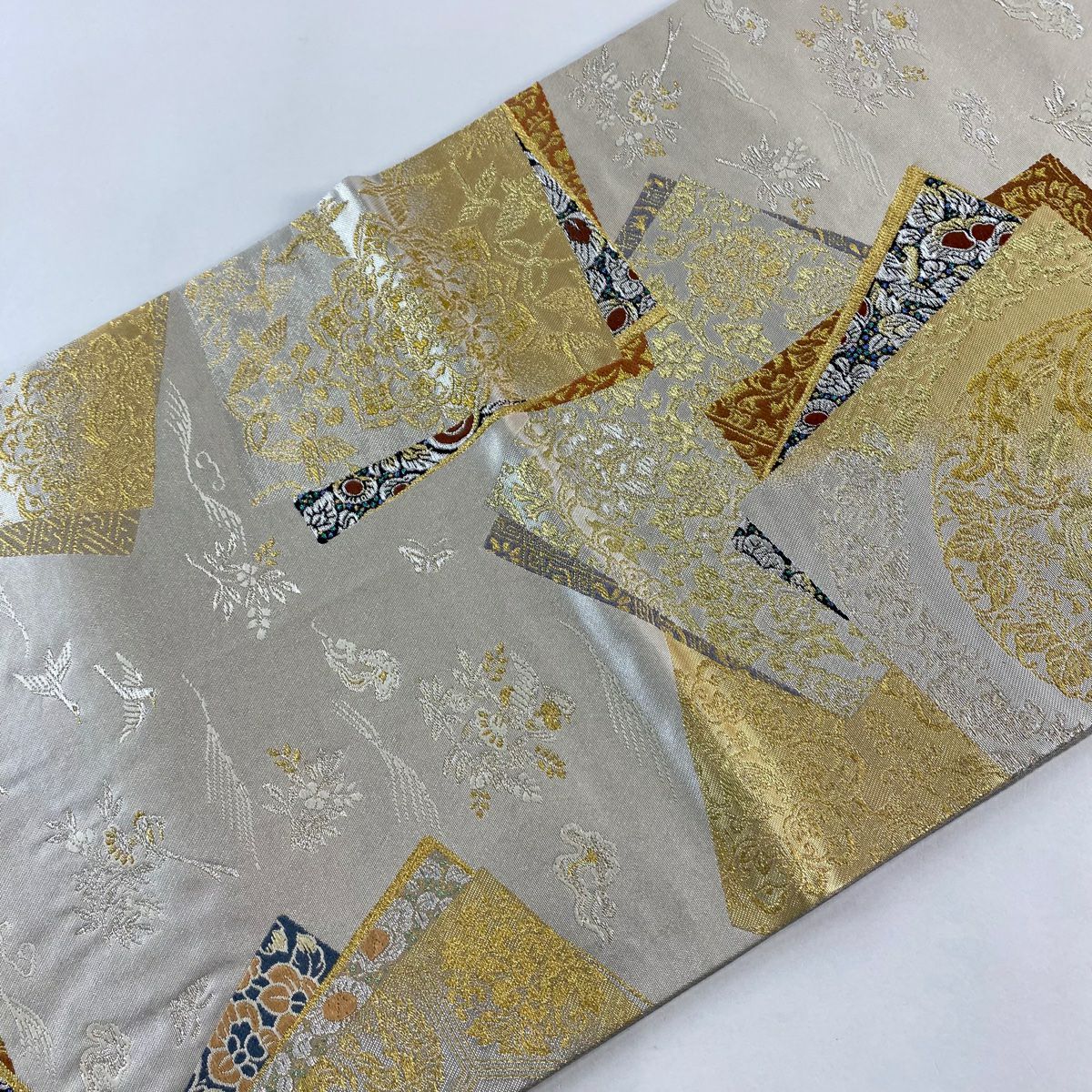 【美品】 袋帶 名品級 落款あり 織匠十一代目 篠屋宗兵衛 色紙 華紋 金銀彩 刺繡 銀 六通 純蠶絲