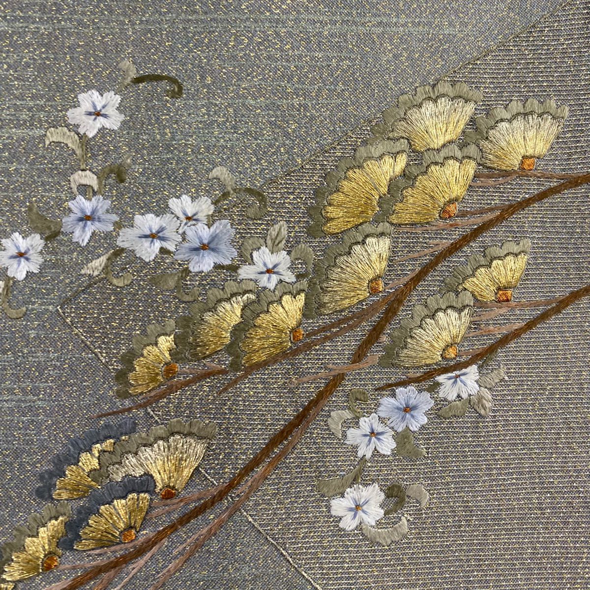 【美品】 袋帶 秀品級 枝花 刺繡 金通 灰綠 お太鼓柄 純蠶絲
