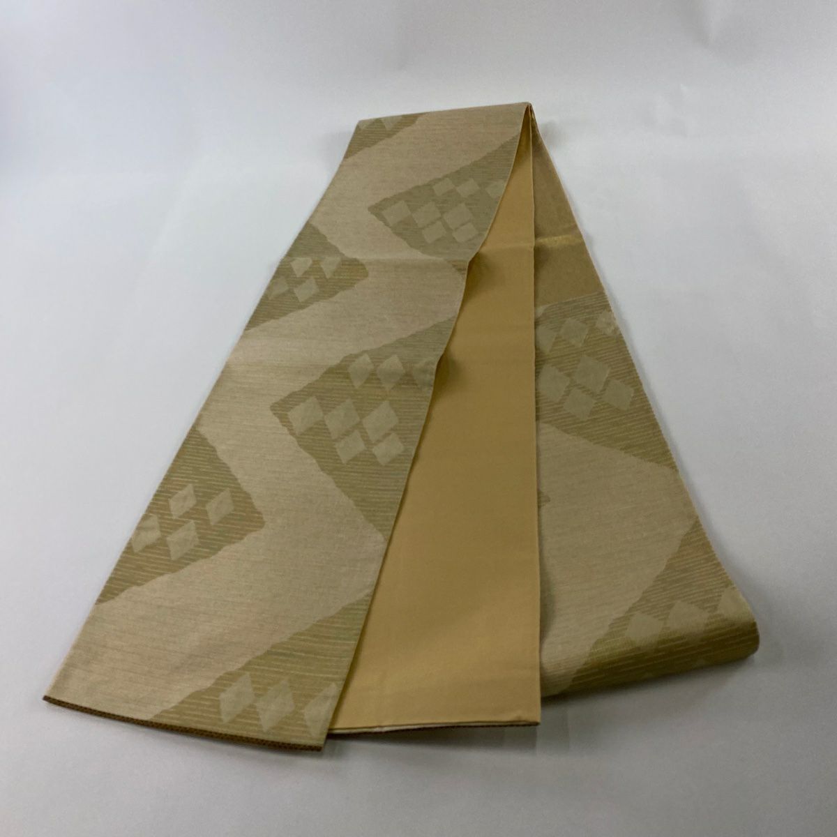 【美品】 袋帶 秀品級 菱文 縞紋 金絲 米色 六通 純蠶絲