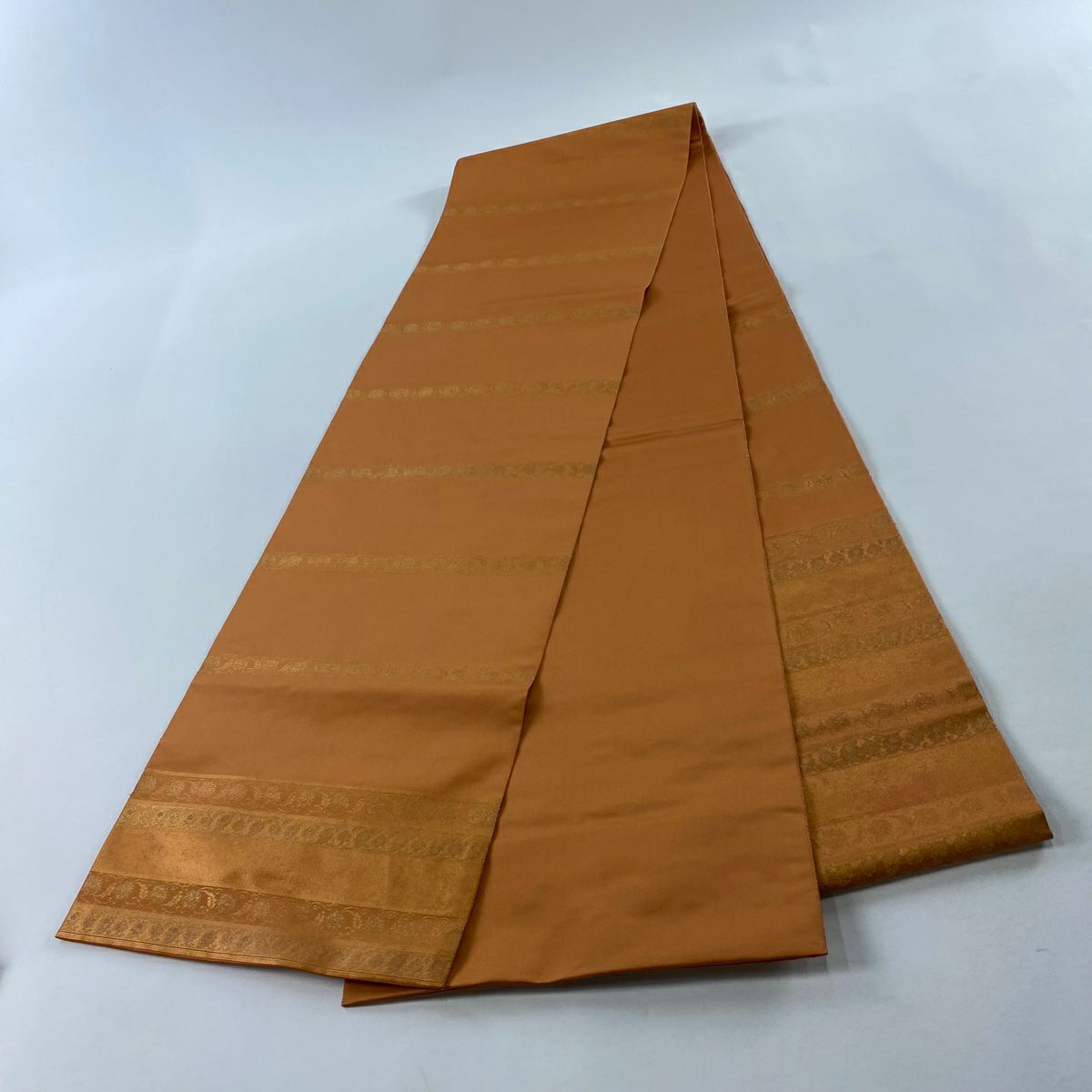 袋帶 秀品級 金金箔屋清兵衛 落款あり 名物裂間道 花唐草紋 金金箔 橙色 大鼓圖案 純蠶絲