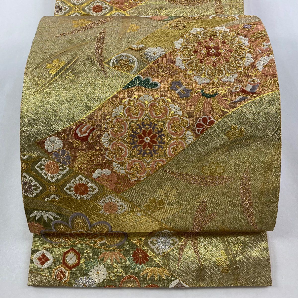 【美品】 袋帶 秀品級 有落款 華紋 寶盡くし 金銀絲 唐織 金色 六通 純蠶絲