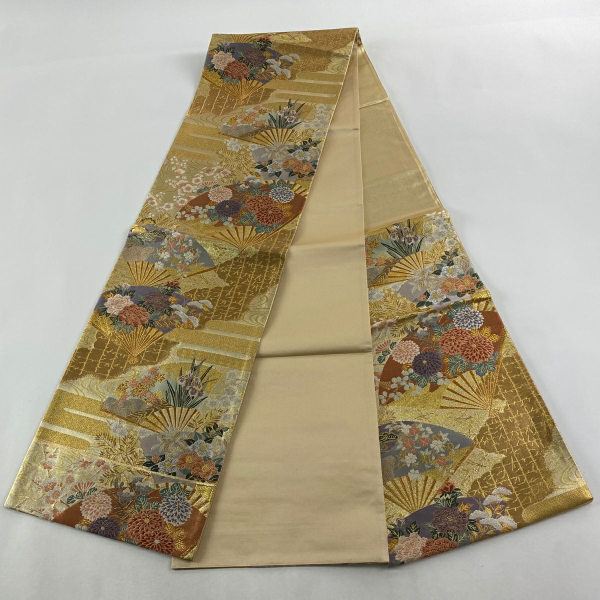 【美品】 袋帶 秀品級 扇子 草花紋 金糸 金金箔 金色 六通 純蠶絲