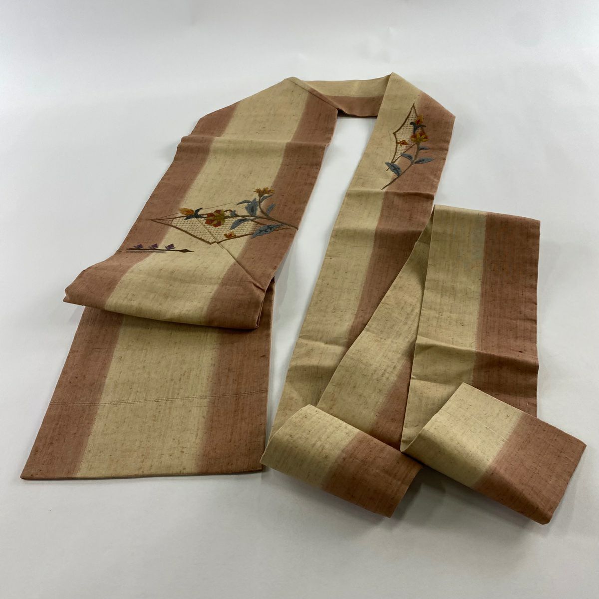 名古屋帶 秀品級 關西仕立 草花紋刺繡 米色 純蠶絲
