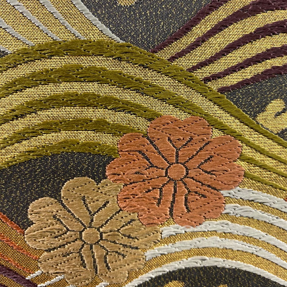 【美品】 袋帶 秀品級 波頭 花 刺繡 金金箔 灰色 六通 純蠶絲