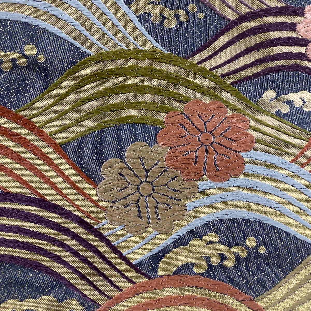 【美品】 袋帶 秀品級 波頭 花 刺繡 金金箔 灰色 六通 純蠶絲