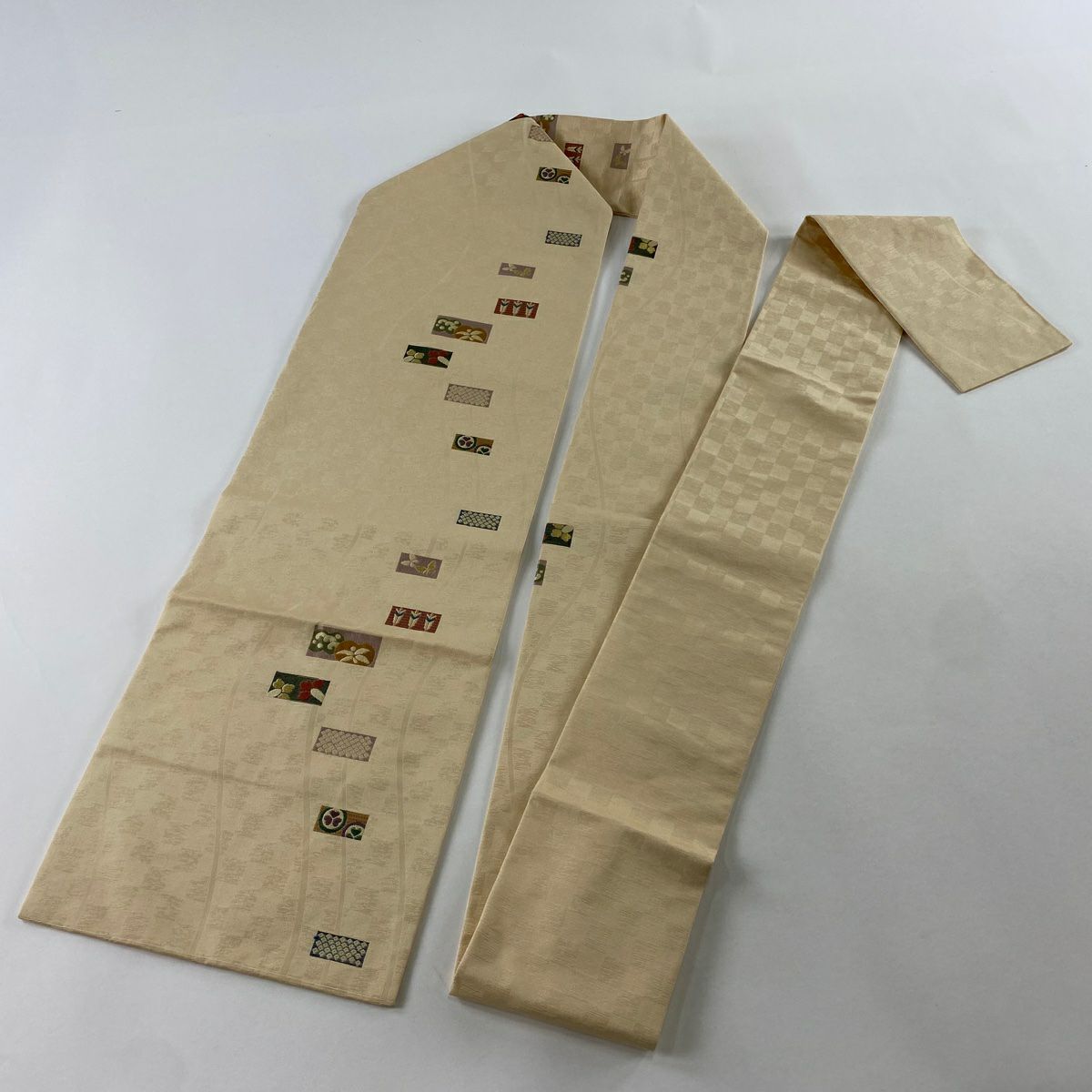 【美品】名古屋帶 秀品級 蝴蝶 矢羽根 金絲 米色 純蠶絲