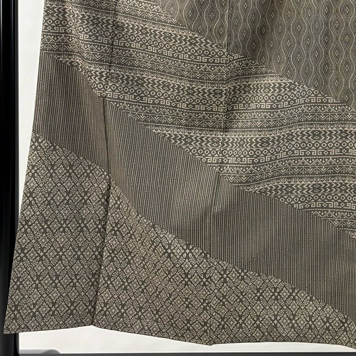 【美品】 付下 身長153.5cm 袖長62cm S 雙層 紬織織 證書附帶 立涌 幾何學 柿渋染 灰綠 純蠶絲 名品級
