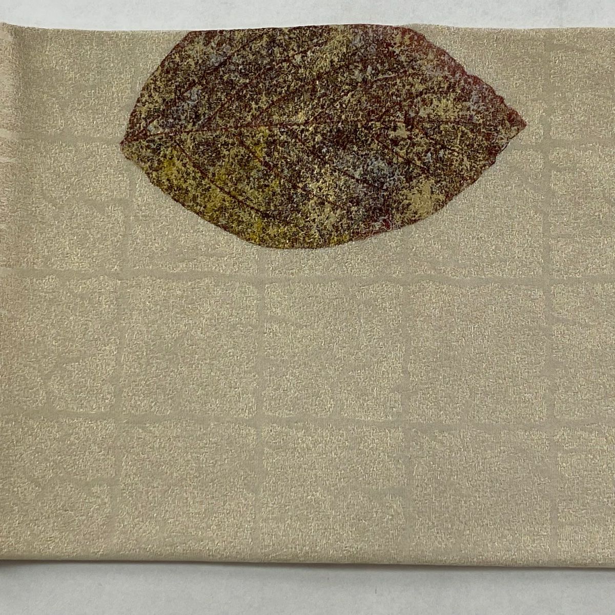 【美品】 名古屋帶 名品級 附有落款 葉紋 金絲 米色 純蠶絲