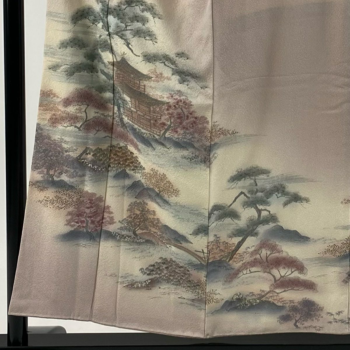 色留袖禮服 身長154.5cm 袖長62.5cm S 雙層 建物 松樹 金銀彩 漸層 淡粉色 純蠶絲 優品級 一個紋