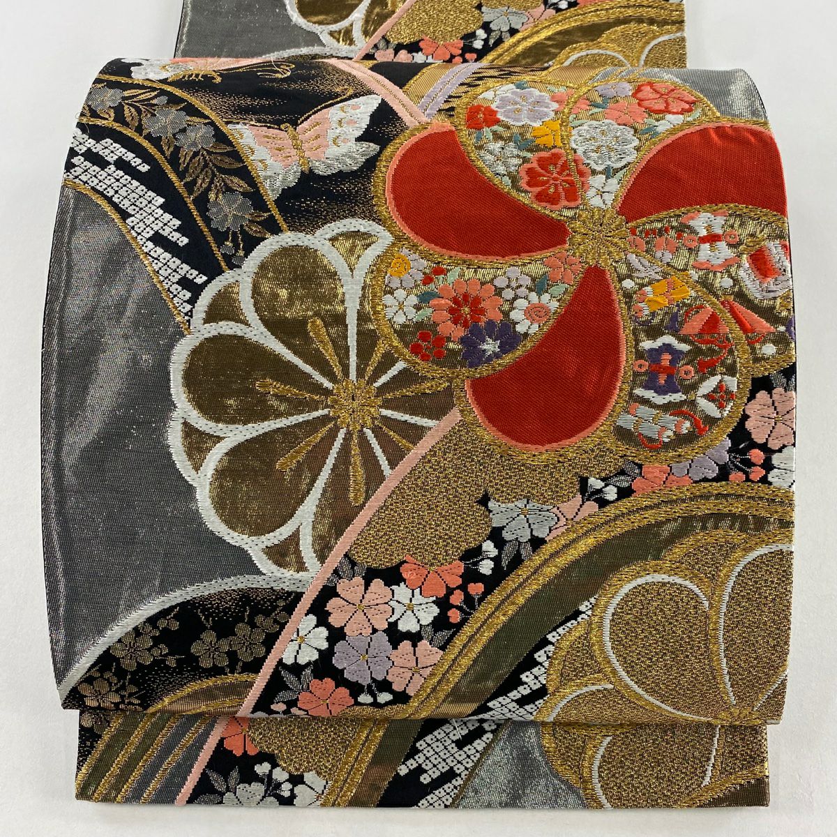 【美品】 袋帶 秀品級 草花紋 蝶 金銀彩 刺繡 黑 六通 純蠶絲