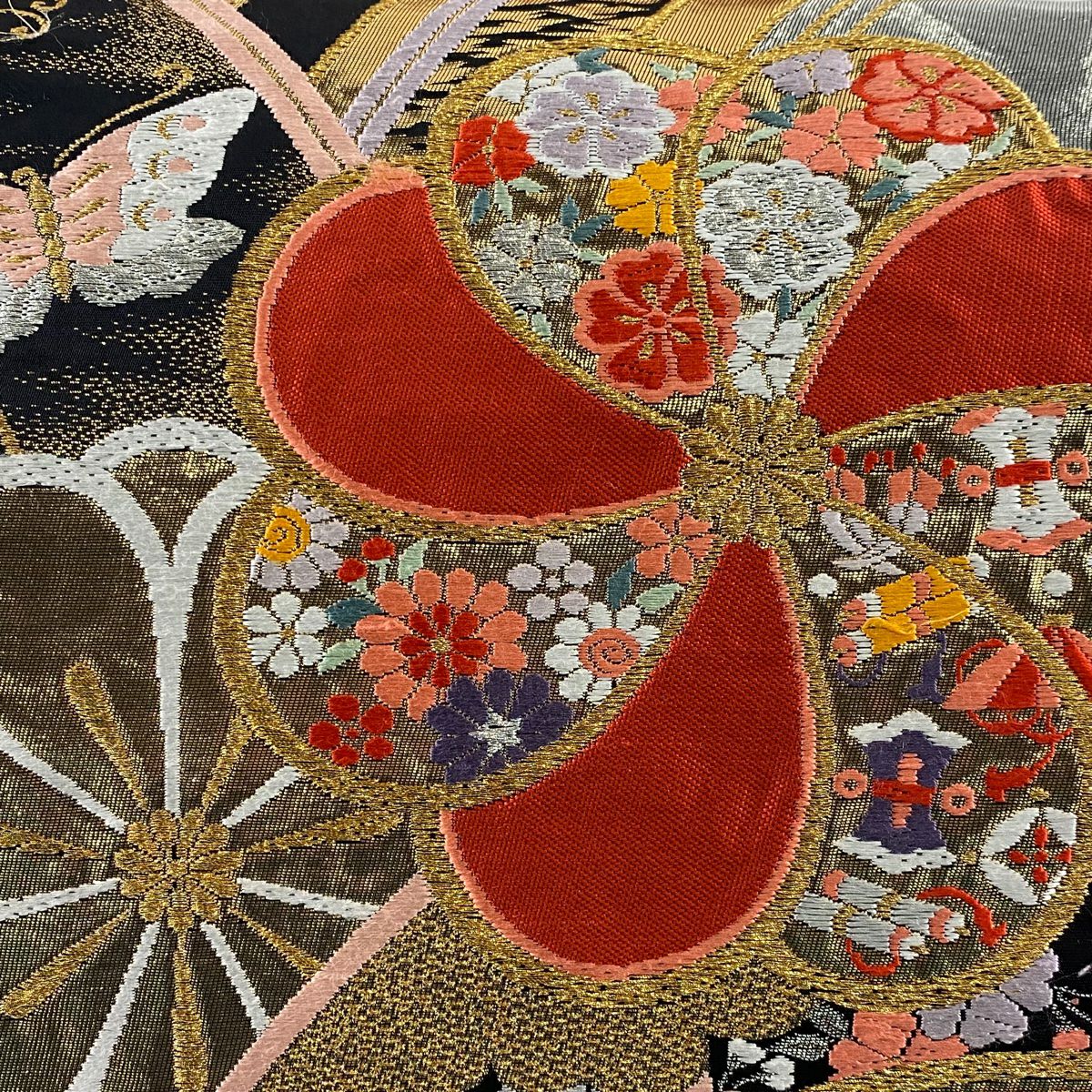 【美品】 袋帶 秀品級 草花紋 蝶 金銀彩 刺繡 黑 六通 純蠶絲