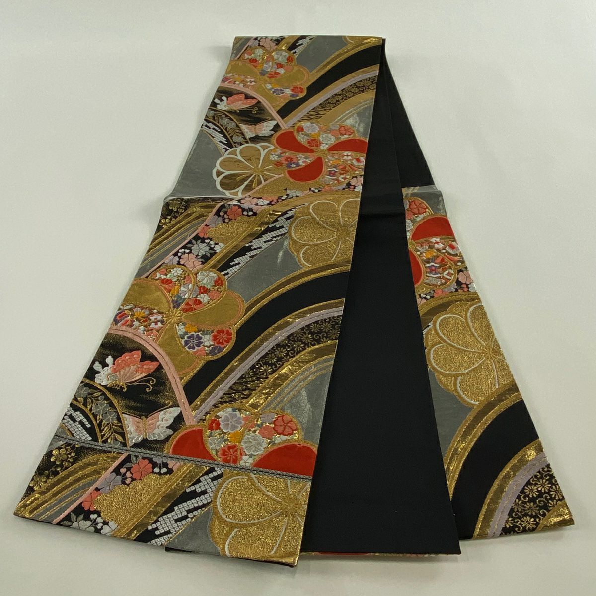 【美品】 袋帶 秀品級 草花紋 蝶 金銀彩 刺繡 黑 六通 純蠶絲