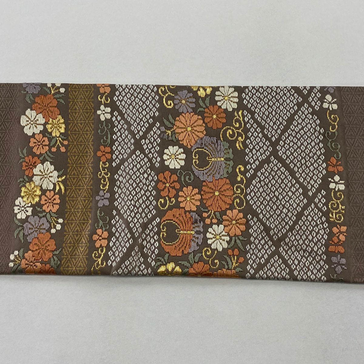 【美品】 名古屋帶 秀品級 草花紋紋 段紋 金絲 唐織 灰茶 純蠶絲