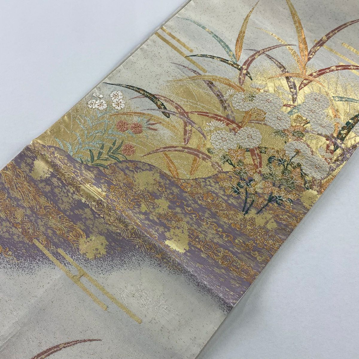 【美品】 袋帶 秀品級 霞芝菊花段文 金金箔 奶油色 大鼓圖案 純蠶絲