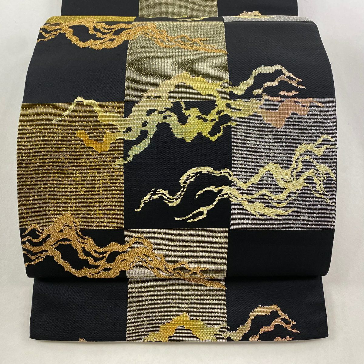【美品】 袋帶 逸品級 じゅらく 落款あり 霞 市松樹 金銀糸 金金箔 黑 六通 純蠶絲