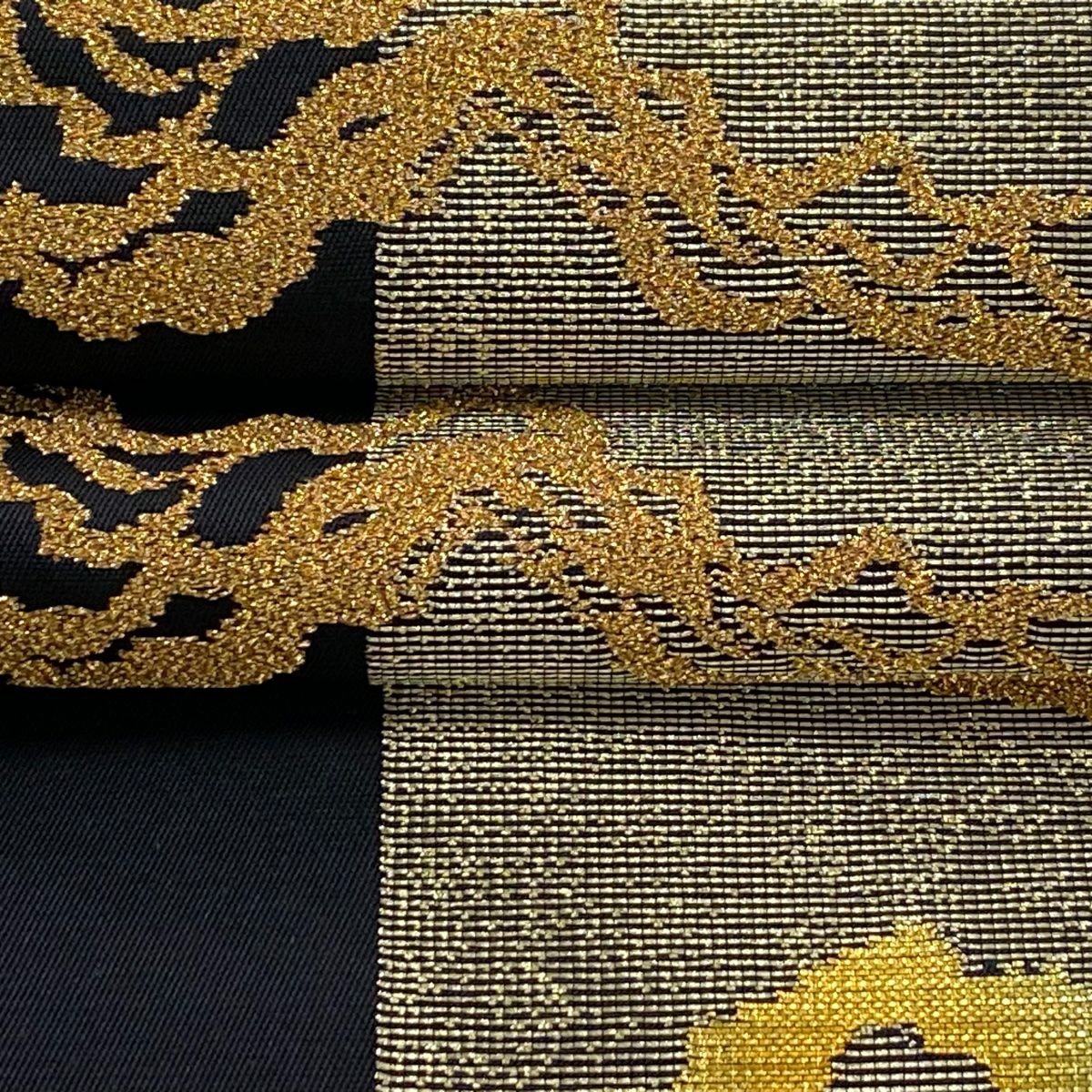 【美品】 袋帶 逸品級 じゅらく 落款あり 霞 市松樹 金銀糸 金金箔 黑 六通 純蠶絲