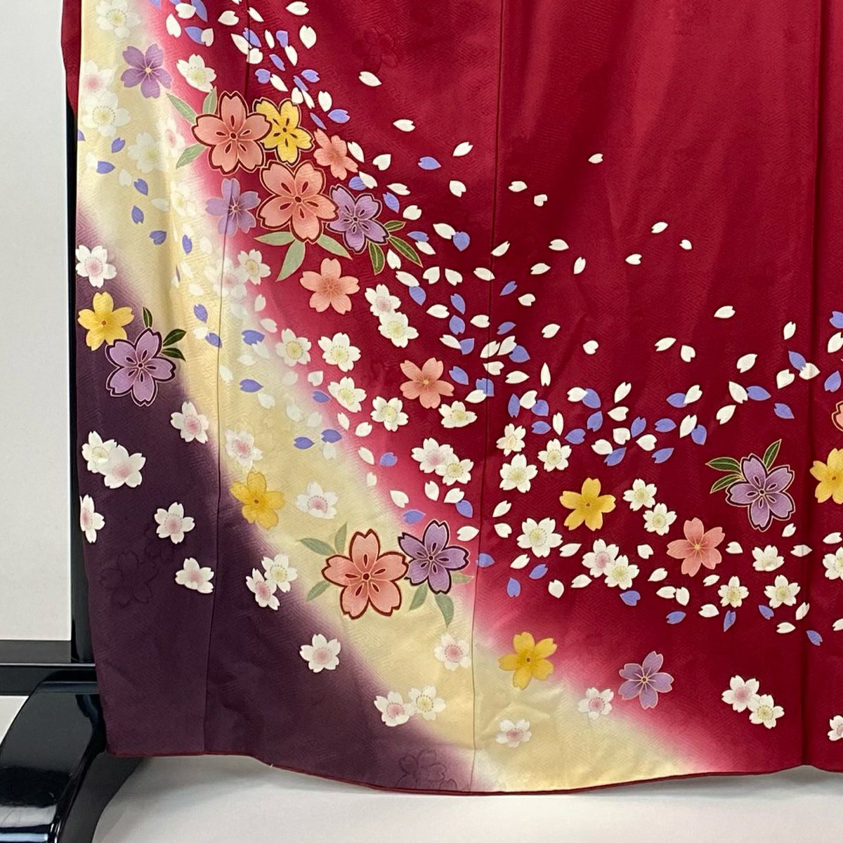【美品】振袖禮服 身長166cm 袖長68.5cm L 雙層櫻花瓣金彩裝飾染分濃粉紅純蠶絲名品級