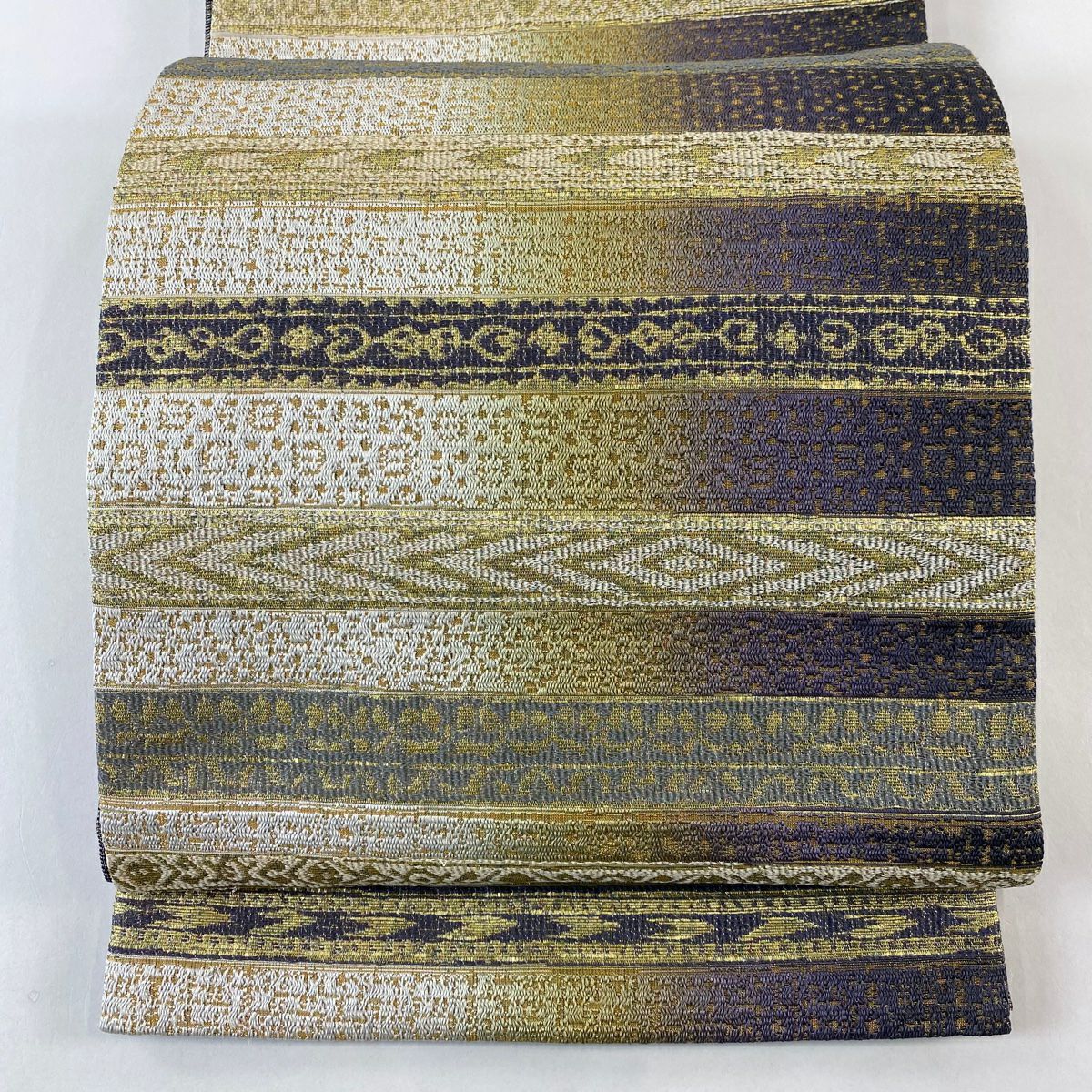 【美品】 袋帶 名品級 橫段 幾何圖案 金絲 泥染 紫色 六通 純蠶絲