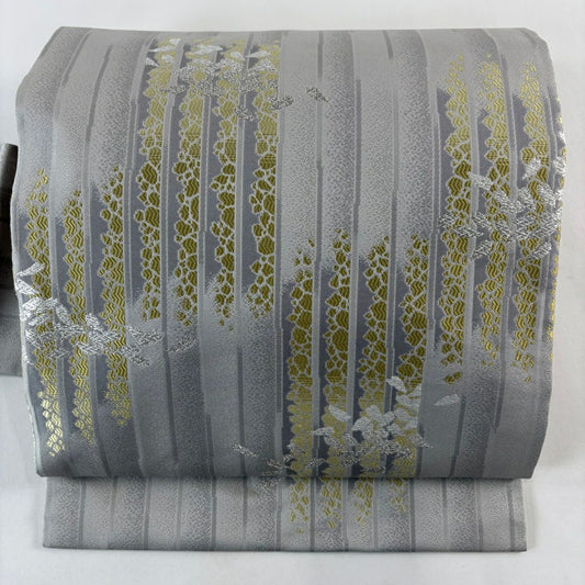 【美品】名古屋帶 名品級 條紋 櫻花花瓣 銀線 灰色 純蠶絲