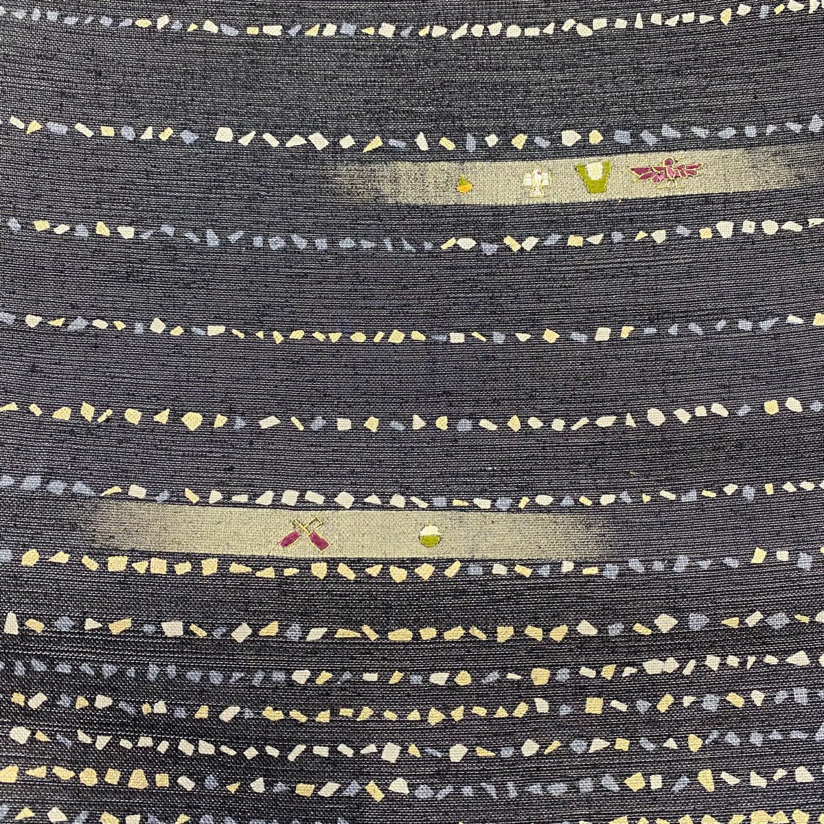 【美品】 袋帶 秀品級 鳥 幾何學 刺繡 金彩裝飾 黑灰 お太鼓柄 純蠶絲
