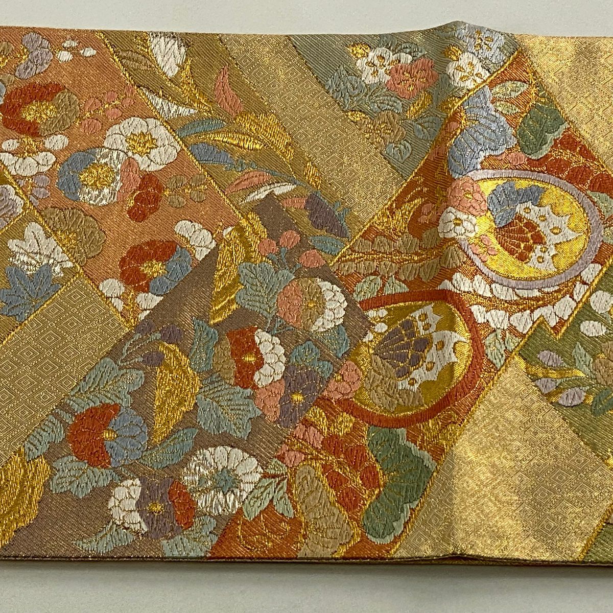 【美品】 袋帶 秀品級 蝶 草花紋 金銀線 金金箔 金色 六通 純蠶絲