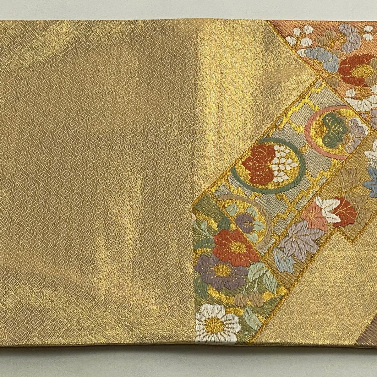 【美品】 袋帶 秀品級 蝶 草花紋 金銀線 金金箔 金色 六通 純蠶絲